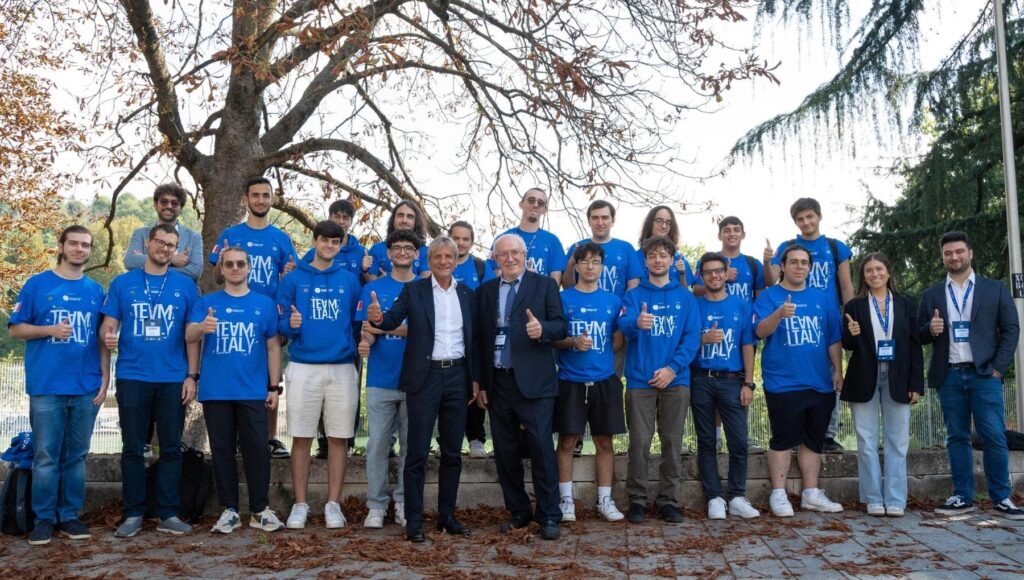 ECCO LA CYBER-NAZIONALA Italiana: I Giovani Fuoriclasse Dell'hacking ECCO LA CYBER-NAZIONALA Italiana: I Giovani Fuoriclasse Dell'hacking