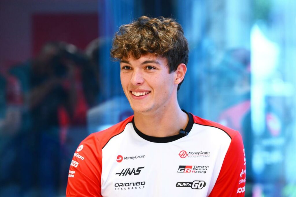 F1, Oliver Bearman sogna la Ferrari: “È l’obiettivo della mia vita”. Pronto a raccogliere l’eredità di Leclerc e Hamilton? - Formula 1