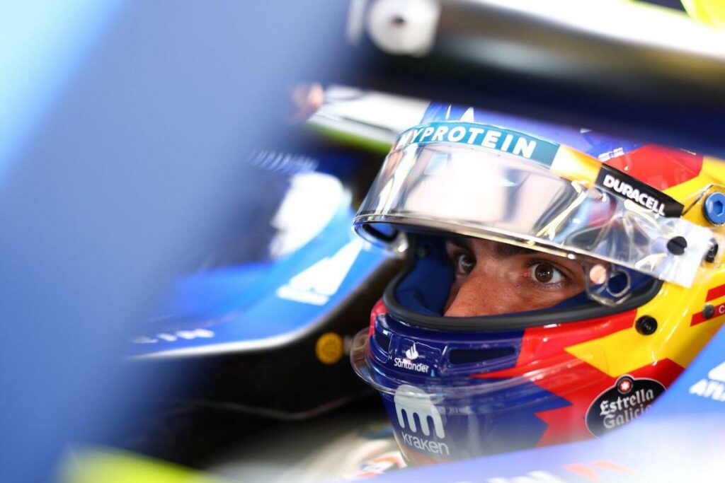 F1. Sainz in prima fila con la Williams mentre Leclerc e Hamilton annaspano con la Ferrari: qualifiche pazze a Baku - Formula 1
