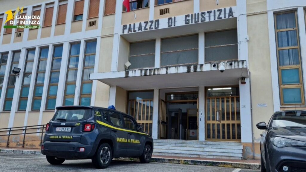 Falsi certificati di malattia, arrestati due medici di base - Notizie