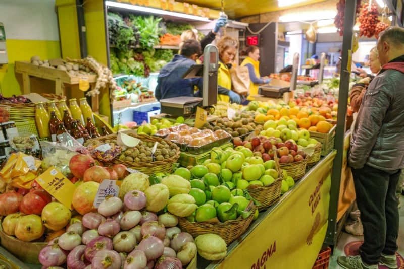 Farmers’ market in Rome near Circus Maximus Farmers' market in Rome near Circus Maximus