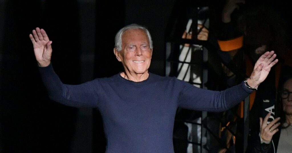 "Giorgio Armani riposerà nella cappella di famiglia con i genitori e il fratello". I funerali a Rivalta, lutto cittadino anche a Milano