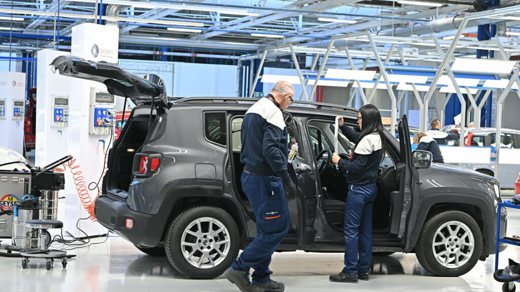 Istat: disoccupazione di luglio al 6%, la più bassa dal 2007. Meloni: 'Segnali positivi' - Notizie
