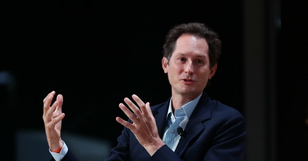 John Elkann paga 183 milioni e chiede la messa alla prova. Archiviati Lapo e Ginevra Evasione e truffa allo Stato: Elkann paga 183 milioni e chiede la messa alla prova. Il presidente della Juve Ferrero vuole patteggiare