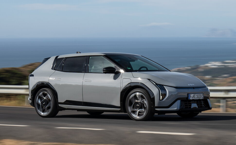 Kia EV4 prova, scheda tecnica, recensioni, opinioni e dimensioni 81.4 kWh GT-Line Plus Kia EV4
