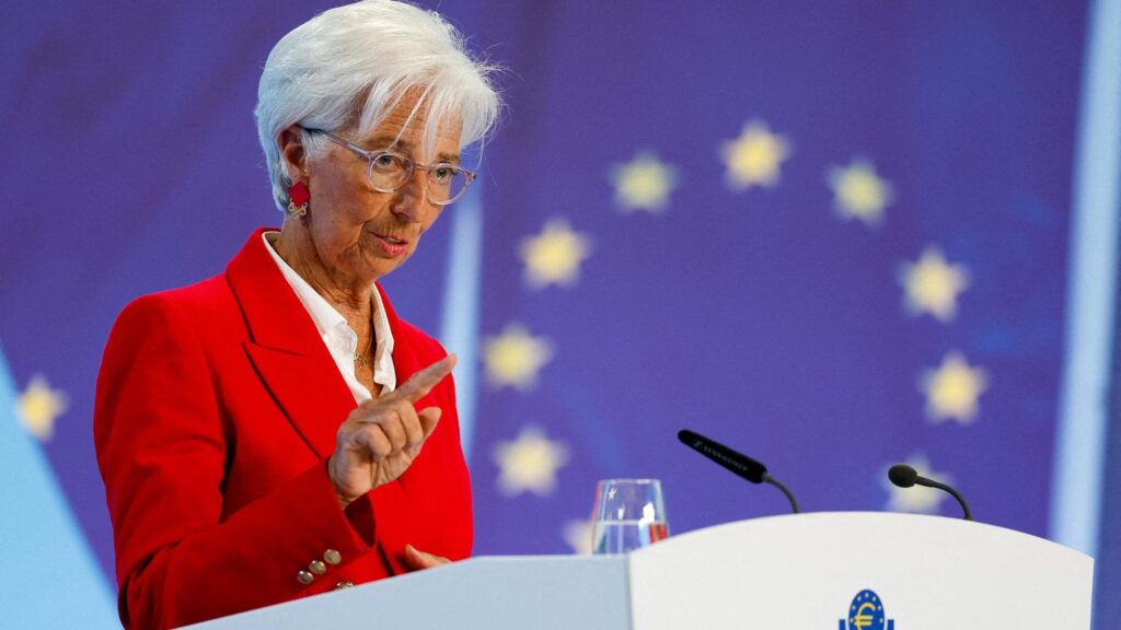 La Bce non sorprende i mercati: tassi fermi. Migliora la stima sul Pil di quest’anno