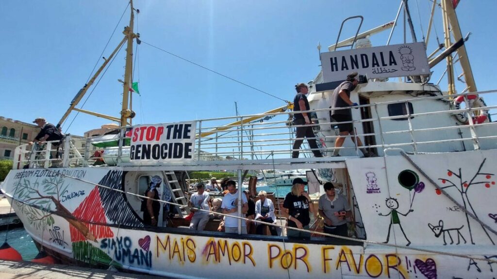 La Global Sumud Flotilla denuncia: 'Ci seguono droni non identificati' - Notizie