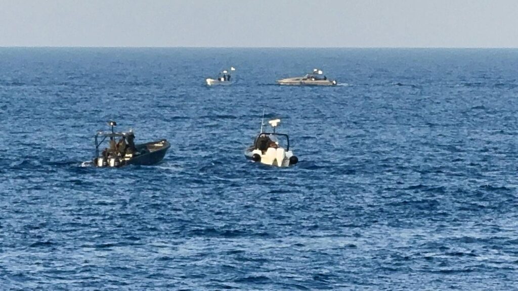 Lampedusa, i libici sparano contro i migranti. “Una barca ci ha raggiunto e hanno aperto il fuoco”