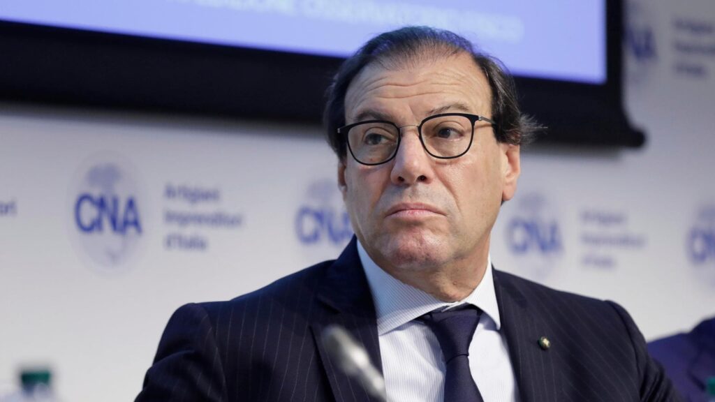 Leo: “Taglio Irpef tra 28 e 50 mila euro, forse 60 mila”. Bonus edilizi al 50%, si studia la proroga Leo: “Taglio Irpef tra 28 e 50 mila euro, forse 60 mila”. Bonus edilizi al 50%, si studia la proroga
