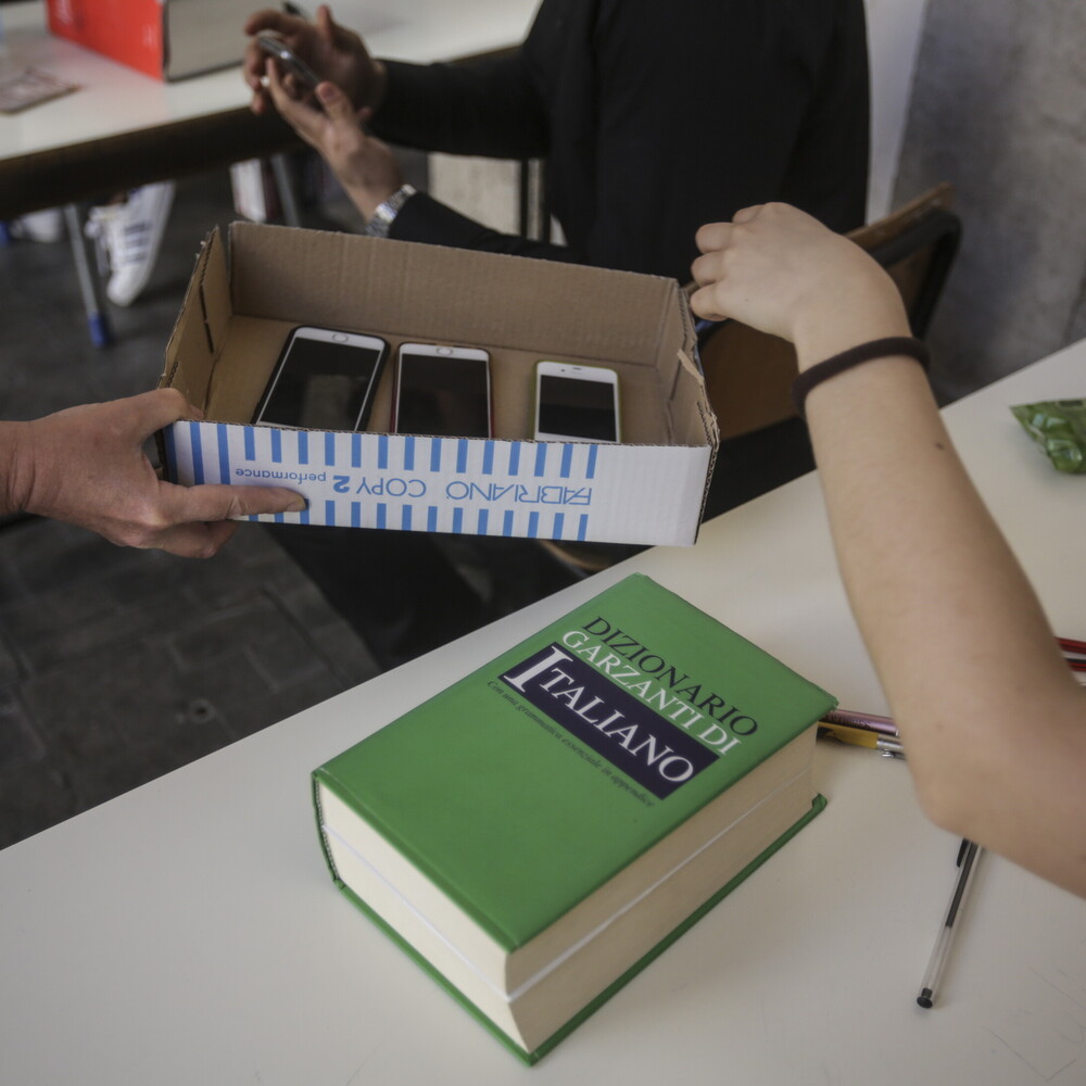 Lo smartphone a scuola: 5 consigli per un uso consapevole Lo smartphone a scuola: 5 consigli per un uso consapevole