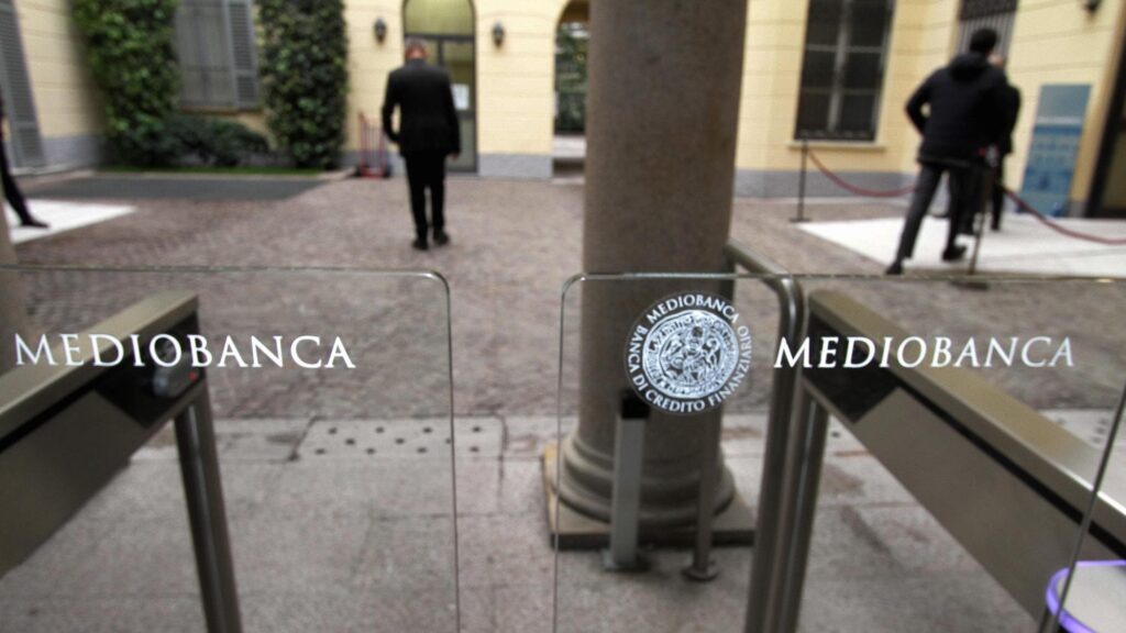 Mediobanca, il cda boccia il rilancio: “Offerta senza razionale e convenienza”