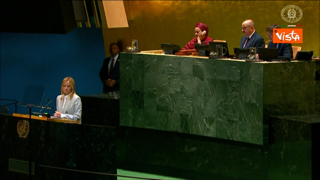 Meloni all’ONU contro i green deal: “Ecologismo insostenibile causa deindustrializzazione” Meloni all'ONU contro i green deal: "Ecologismo insostenibile causa deindustrializzazione"