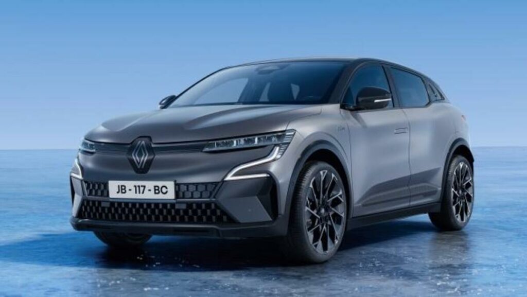 Renault Mégane cambia (ancora). Dal 2026 un nuovo aggiornamento per piacere di più - News