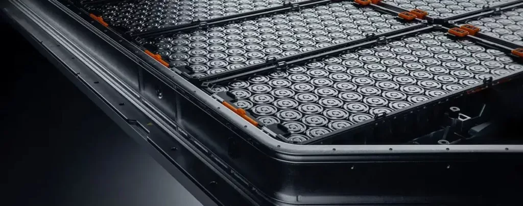 Rivoluzione auto elettriche 2030: sostituire la batteria costerà meno di riparare un motore classico - News