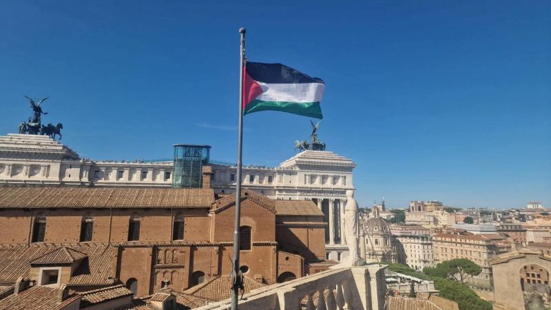Rome city hall flies Palestinian flag in support of Gaza Rome city hall flies Palestinian flag in support of Gaza