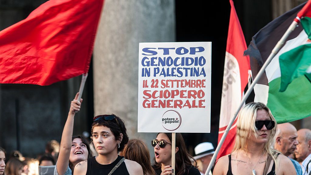 Sciopero generale per Gaza: manifestazioni in 75 città. Tutti gli orari degli stop, dalla scuola ai trasporti Vanity Fair Italia