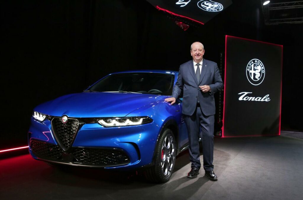 Stellantis, frenata sul 100% elettrico in Europa: Imparato rivela che “l’obiettivo sarà rivisto” – News Stellantis, frenata sul 100% elettrico in Europa: Imparato rivela che "l'obiettivo sarà rivisto" - News