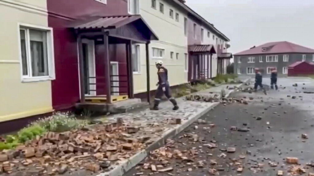Terremoto di magnitudo 7.8 a largo della Kamchatka, rientrata l'allerta tsunami - Notizie