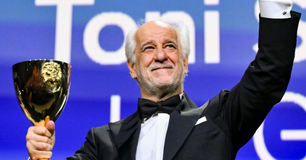 Venezia, i vincitori della Mostra del Cinema: il Leone d'oro a Jarmusch. Due premi all'Italia: Toni Servillo miglior attore