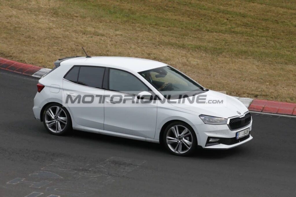 test al Nurburgring, aspettando il 2026 [FOTO SPIA]