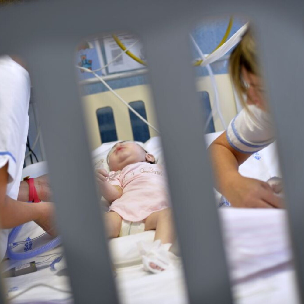 Al Meyer di Firenze operata una neonata con un tumore di 2 kg, viene da Gaza Al Meyer di Firenze operata una neonata con un tumore di 2 kg, viene da Gaza