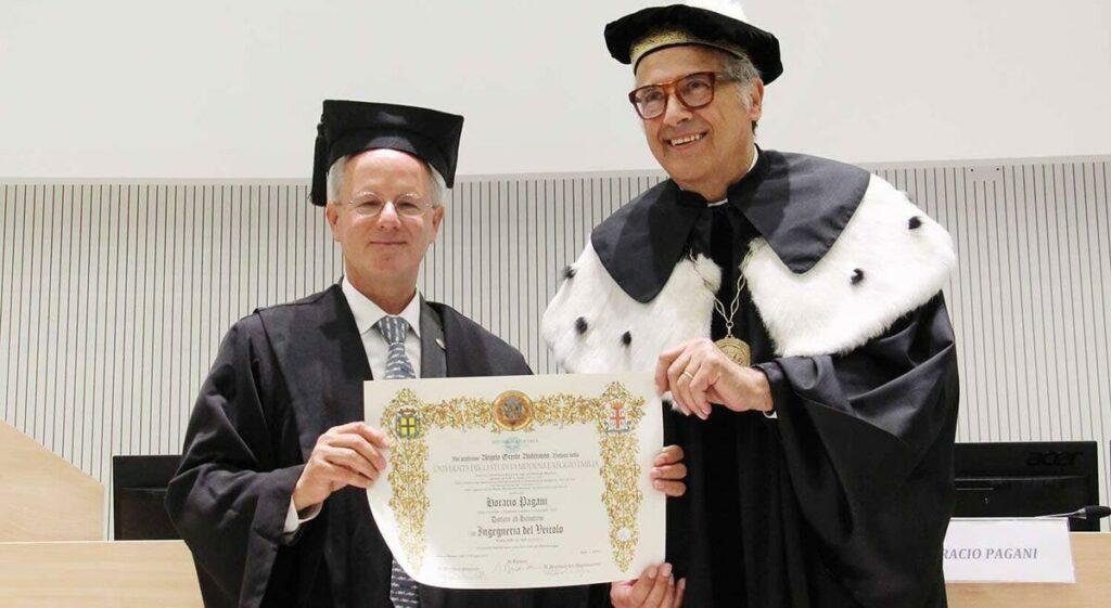 Horacio Pagani premiato dal Politecnico di Milano: “Un genio che unisce arte e ingegneria” - News