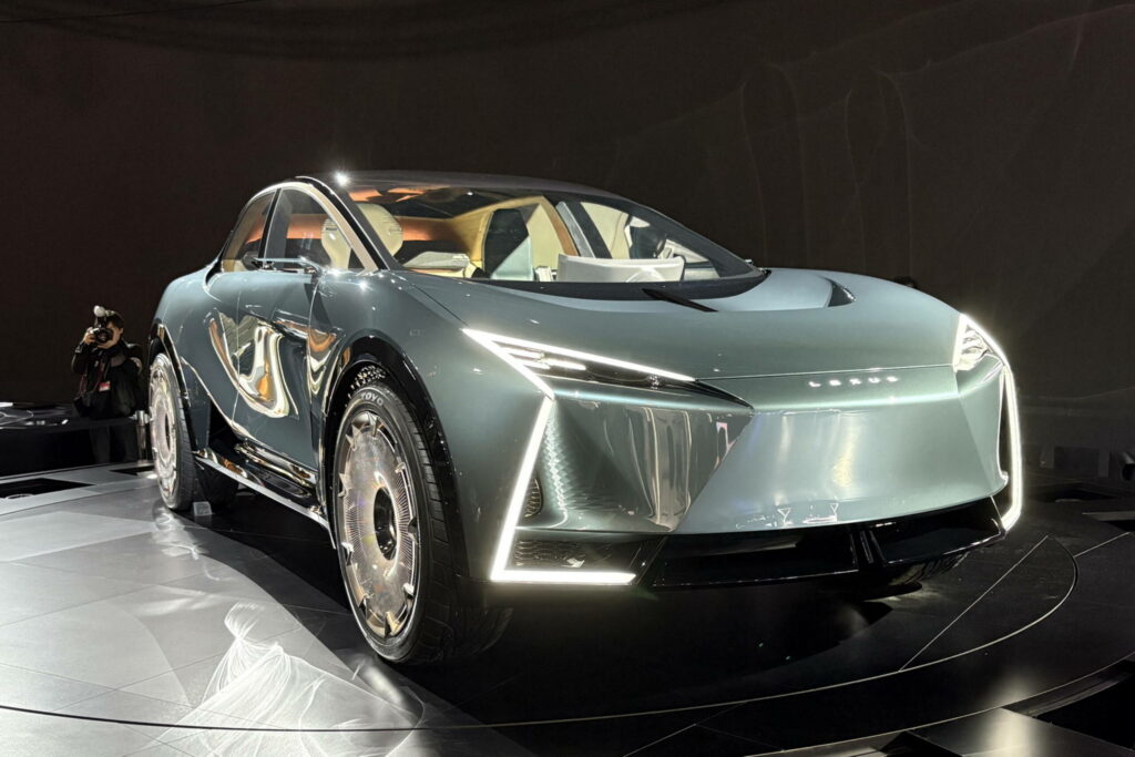 La Lexus reinventa la LS