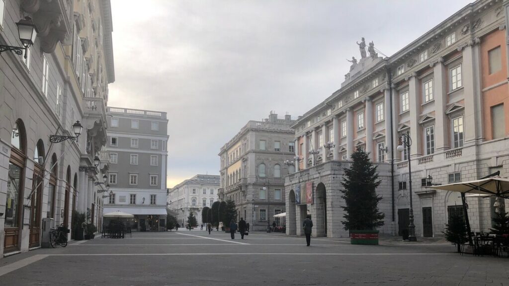 Lavoratori e cittadini, serve soluzione per Verdi Trieste - Teatro
