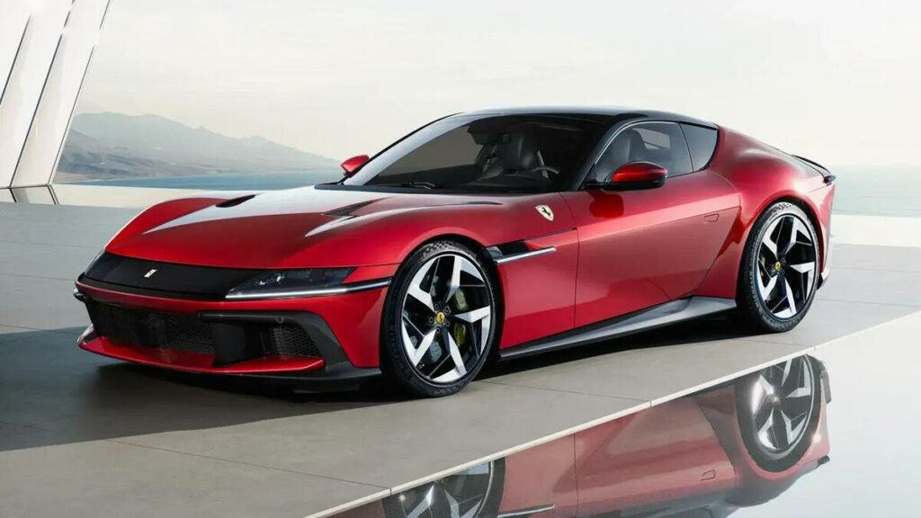 Lunga vita al V12: va bene la Ferrari elettrica, ma la Rossa non rinuncia all’endotermico - News