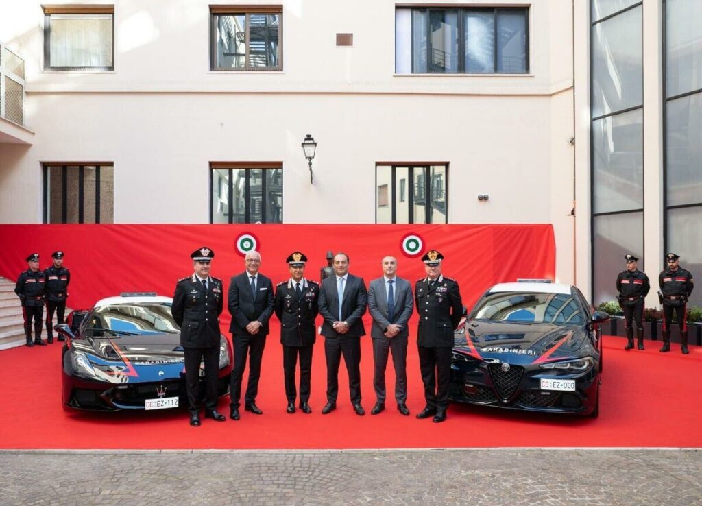 Maserati e Alfa Romeo al servizio: consegnate ai Carabinieri le nuove vetture per il trasporto urgente di organi e sangue – News Maserati e Alfa Romeo al servizio: consegnate ai Carabinieri le nuove vetture per il trasporto urgente di organi e sangue - News
