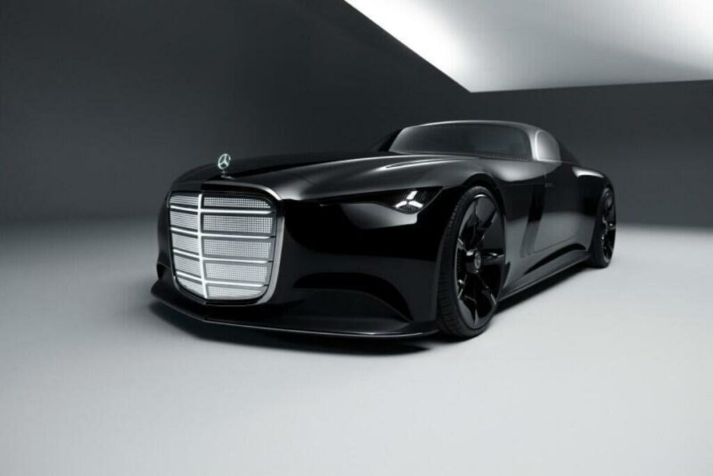 Mercedes Vision Iconic: ecco una “Batmobile” di lusso… elettrica - News