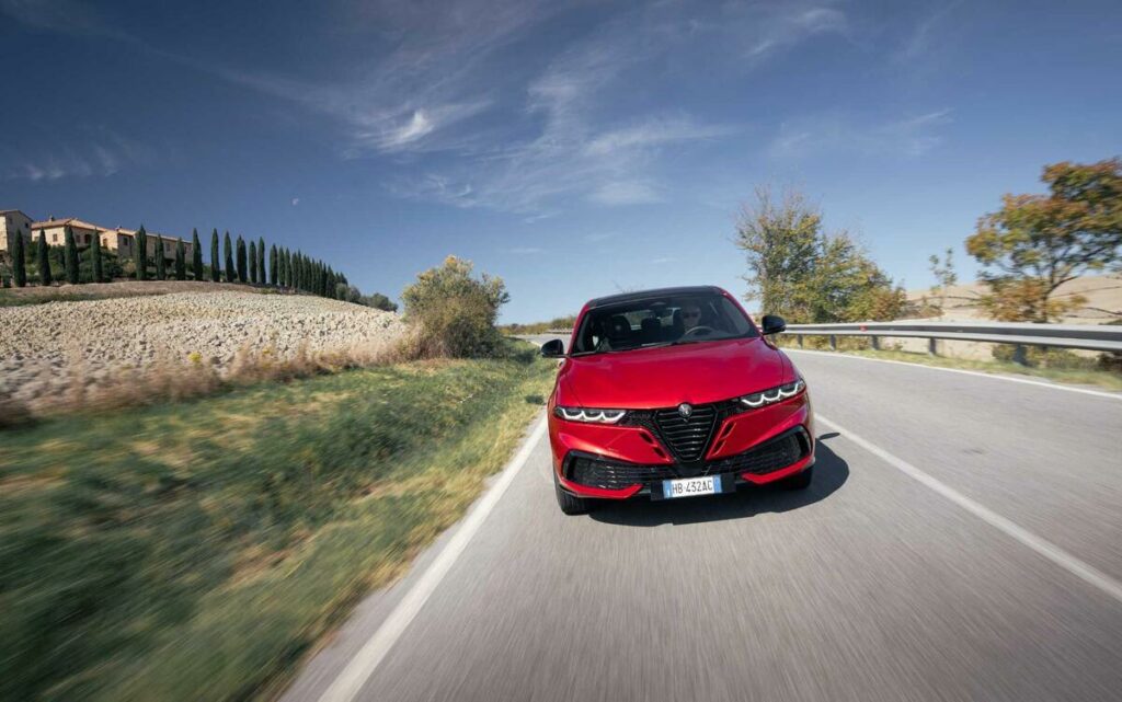 Nuova Alfa Romeo Tonale 2025: ordini aperti da 199€ al mese, tutti i prezzi e novità del SUV italiano - News