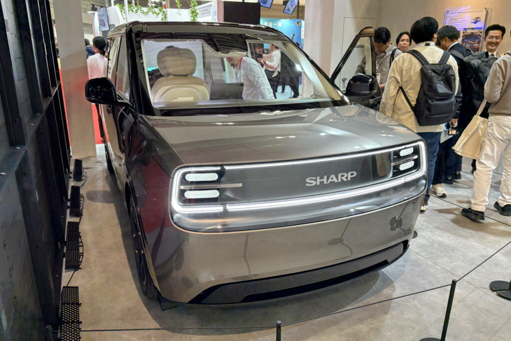 Sharp Ldk+: l’auto salotto