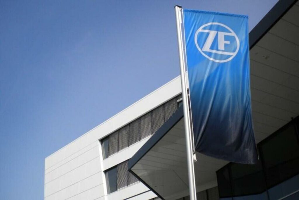 ZF taglia 7.600 posti: crolla il sogno elettrico dell'auto tedesca - News