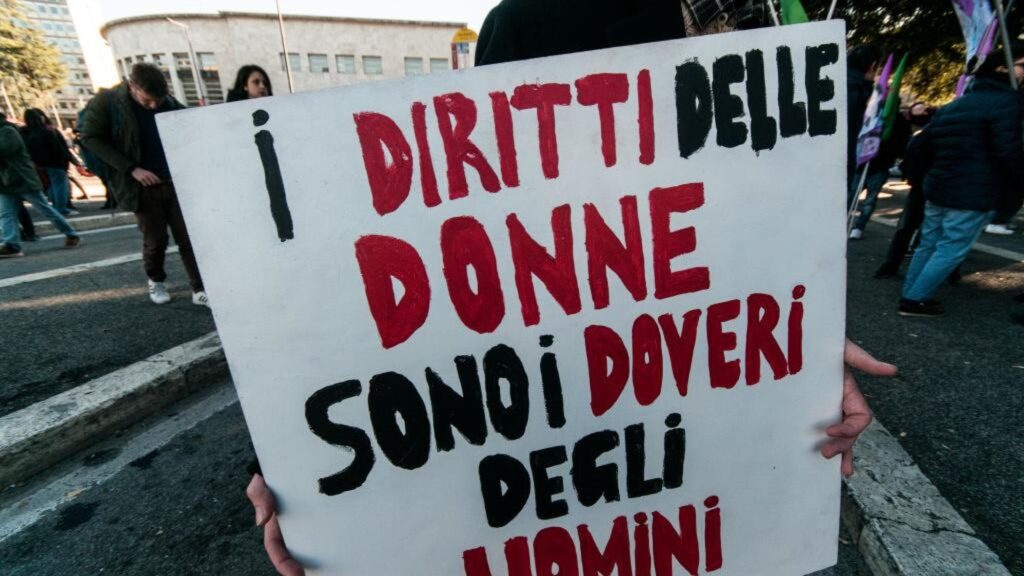 Accordo Pd-FdI: senza libero consenso è violenza sessuale. Contatti tra Meloni e Schlein