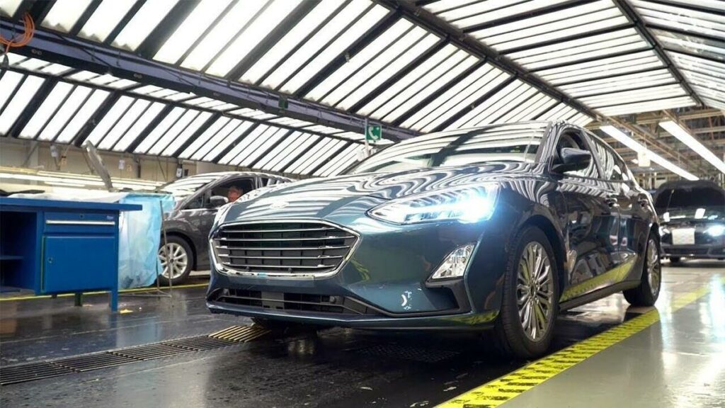 Addio alla Ford Focus: dopo 27 anni si chiude un capitolo fondamentale dell’auto europea – News Addio alla Ford Focus: dopo 27 anni si chiude un capitolo fondamentale dell’auto europea - News