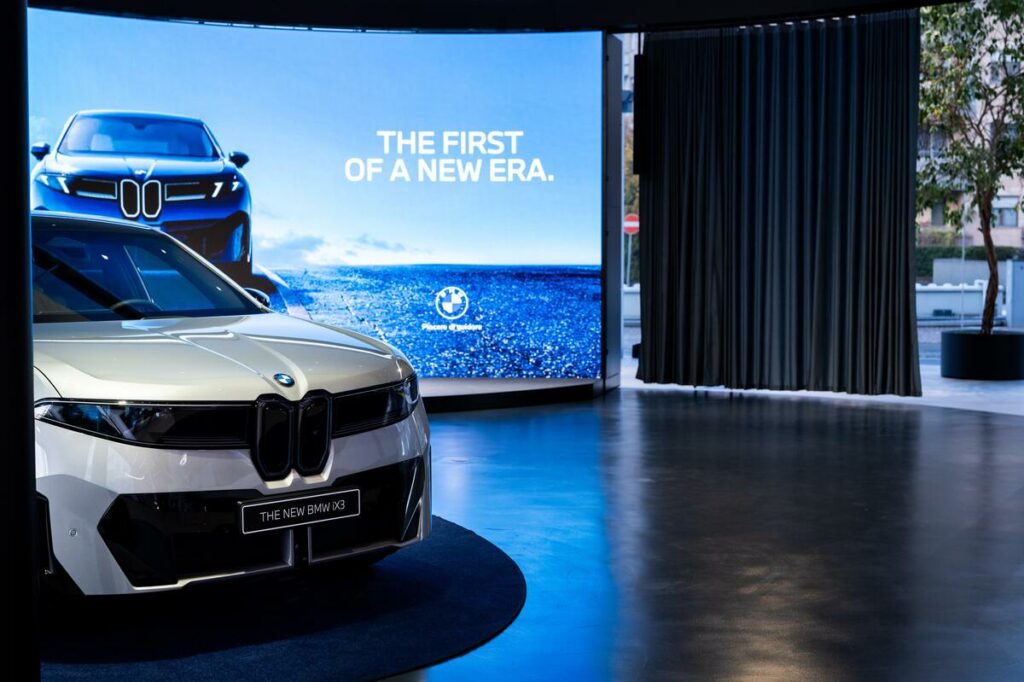 BMW inaugura la nuova House of BMW Italia a San Donato Milanese: tra storia, design e mobilità del futuro - News