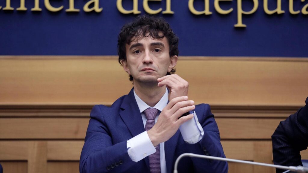 Bignami: “Piano del Colle contro Meloni?”. Il Quirinale: “Ricostruzione sconfina in ridicolo”
