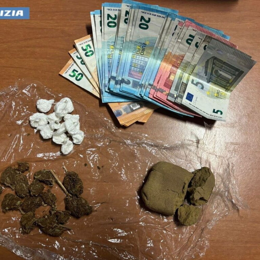 Cocaina camuffata da caramelle: 3 arrestati all'Eur Cocaina camuffata da caramelle: 3 arrestati all'Eur