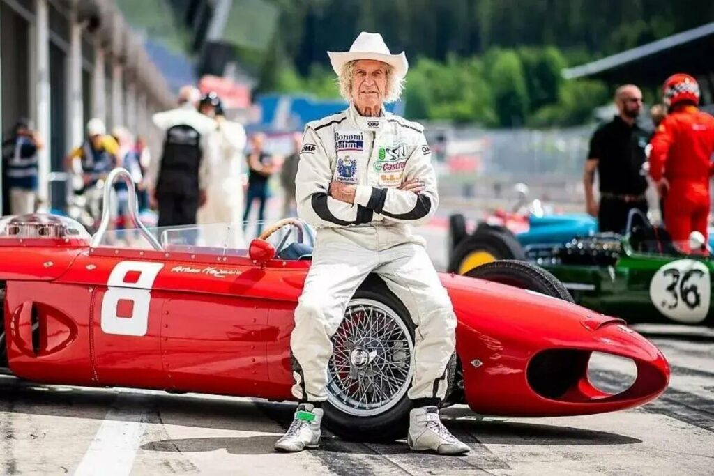 F1. “John Elkann è l’ultima persona che dovrebbe parlare”: Arturo Merzario punge sulle critiche del presidente della Ferrari a Leclerc e Hamilton – Formula 1 F1. “John Elkann è l’ultima persona che dovrebbe parlare”: Arturo Merzario punge sulle critiche del presidente della Ferrari a Leclerc e Hamilton - Formula 1