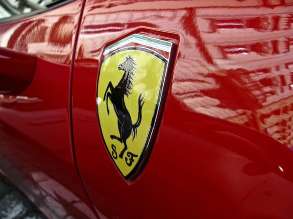 Ferrari accelera nel terzo trimestre 2025: ricavi e utile netto in crescita – News Ferrari accelera nel terzo trimestre 2025: ricavi e utile netto in crescita - News
