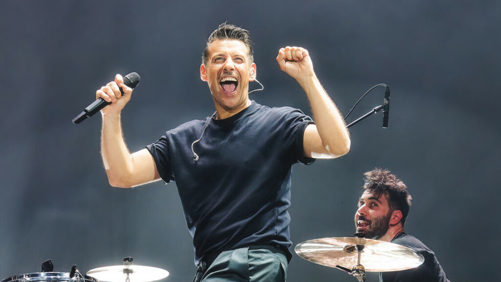 Francesco Gabbani annuncia nuove date per l'estate 2026 - Musica