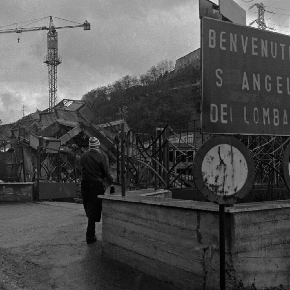 Irpinia, 23 novembre 1980: il terremoto che spezzò l’Italia in due e la nascita della Prot… Irpinia, 23 novembre 1980: il terremoto che spezzò l’Italia in due e la nascita della Prot...