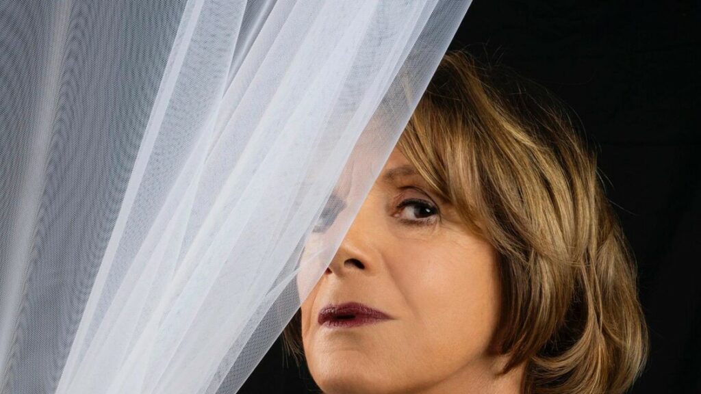 Lella Costa,il mio Otello interroga le coscienze e dà la sveglia - Teatro