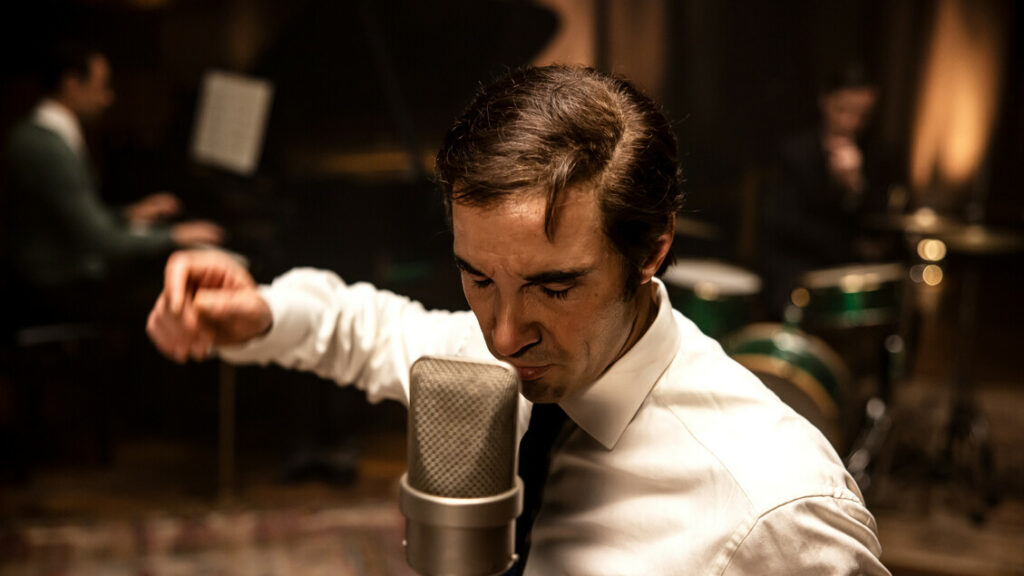 Monsieur Aznavour, Tahar Rahim volto di un'icona francese - Cinema