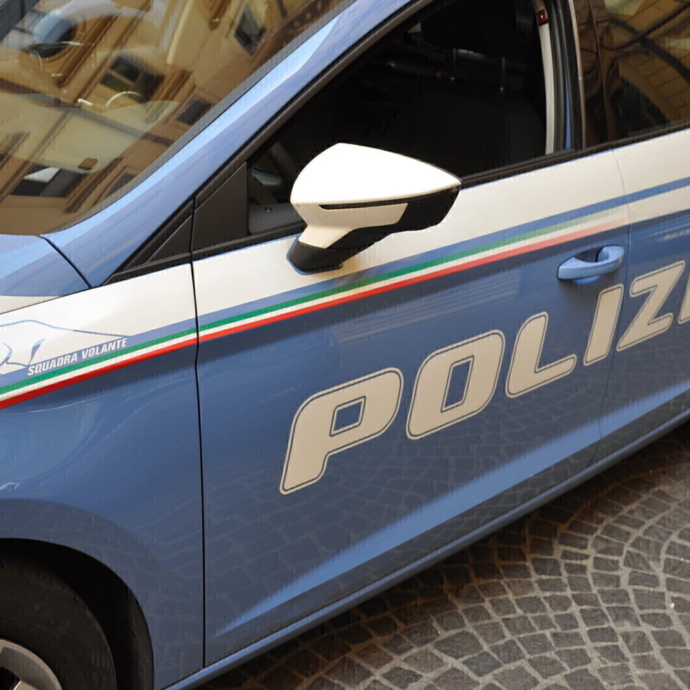 Picchiato e accoltellato per 50 euro, 5 giovani arrestati a Milano. Tre sono minorenni Picchiato e accoltellato per 50 euro, 5 giovani arrestati a Milano. Tre sono minorenni