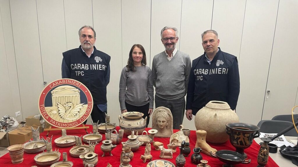 Restituiti 98 reperti archeologici, da etruschi a Magna Grecia – Arte Restituiti 98 reperti archeologici, da etruschi a Magna Grecia - Arte