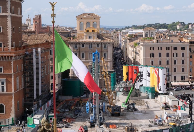 Rome unveils new traffic system for Piazza Venezia as part of Metro C Rome unveils new traffic system for Piazza Venezia as part of Metro C