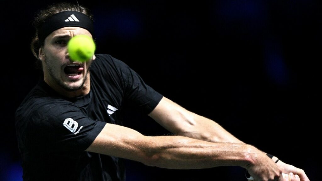 Tennis, Sinner in semifinale a Parigi contro Zverev per i Masters 1000 6-0/6-1 - Tennis