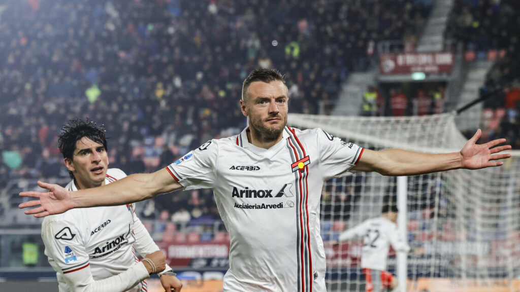 A Bologna la Cremonese vince 3-1, doppietta di Vardy per i grigiorossi CRONACA e FOTO - Calcio